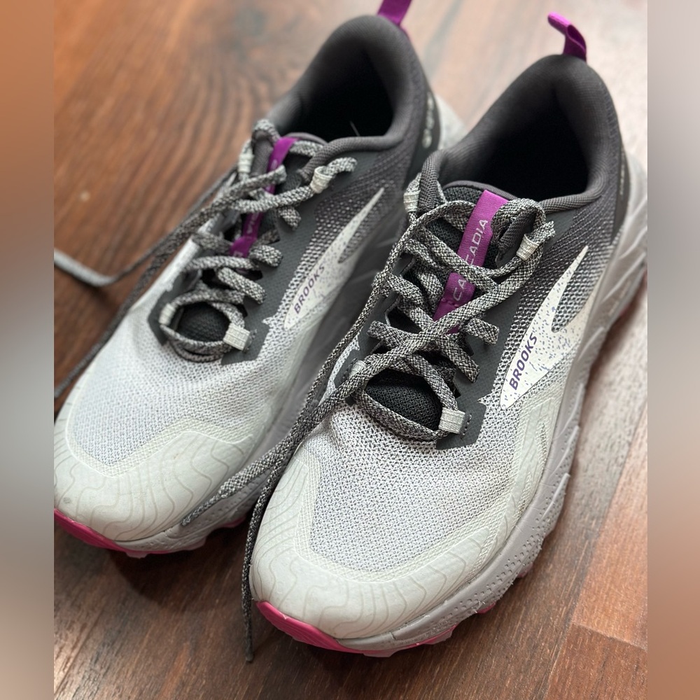 Brooks Cascadia 17 Women's Size 9.5 B Running Shoes Gray - Picture 3 of 10